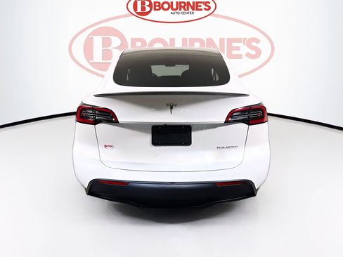 Used 2022 Tesla Model Y Performance image 9