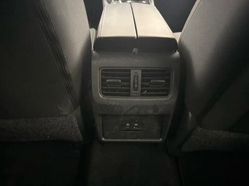 Used 2023 Nissan Rogue SV image 21