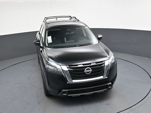 Used 2025 Nissan Pathfinder SV image 19