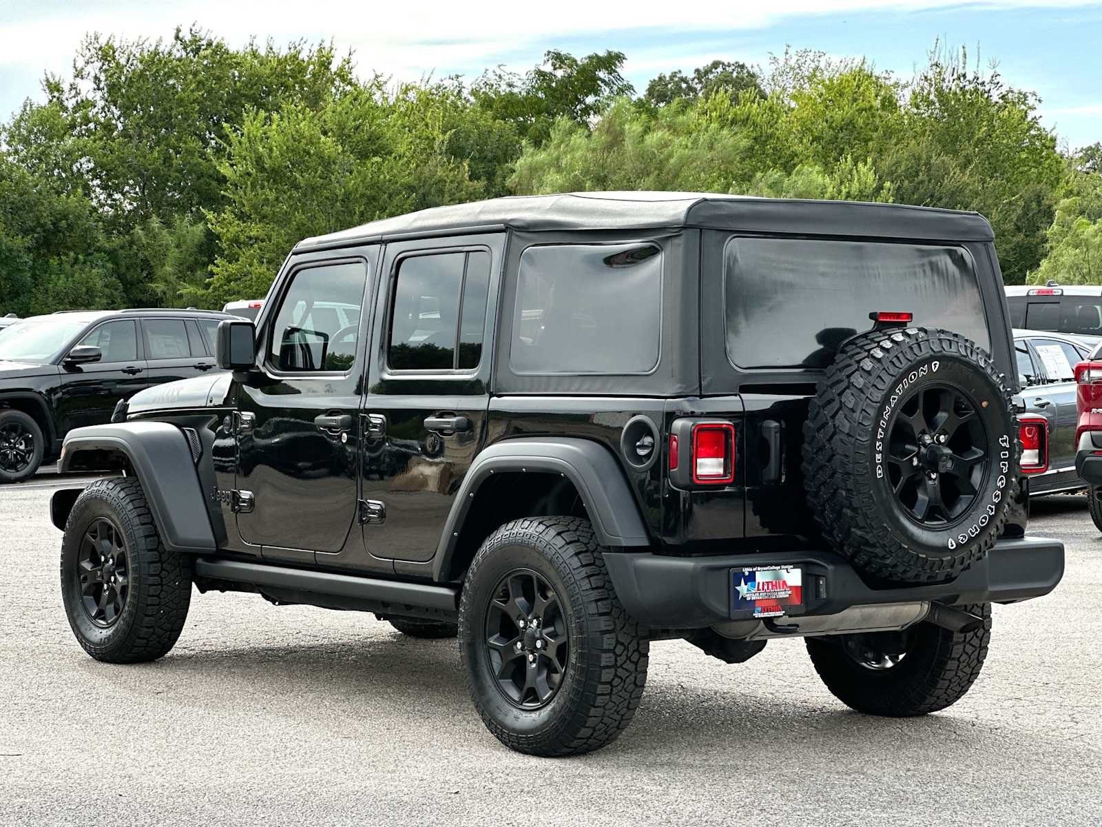 Used 2022 Jeep Wrangler Unlimited Sport AWD/4WD image 13