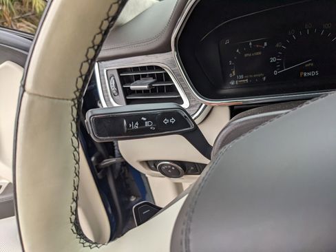 Used 2017 Lincoln Continental Black Label w/ Rear-seat Package image 30