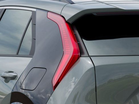 New 2025 Kia Niro SX Touring image 11