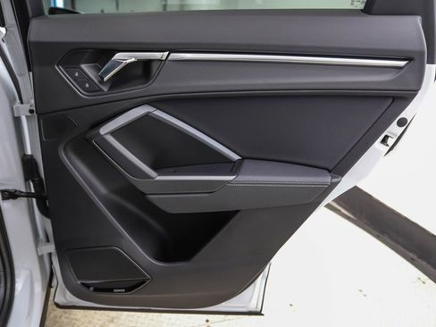 Used 2022 Audi Q3 2.0T Premium Plus w/ Premium Plus Package image 25