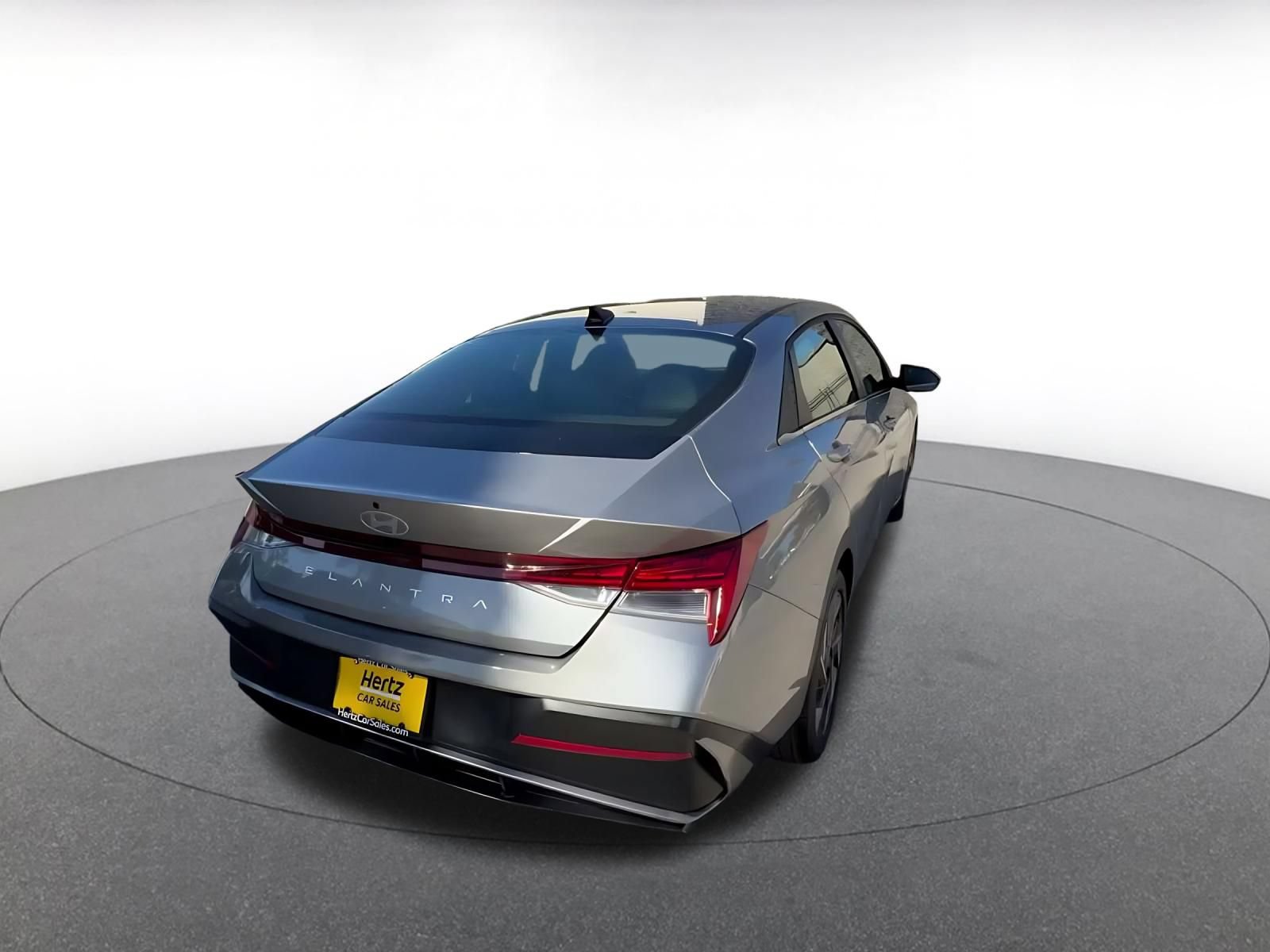 Used 2025 Hyundai Elantra Limited FWD image 14