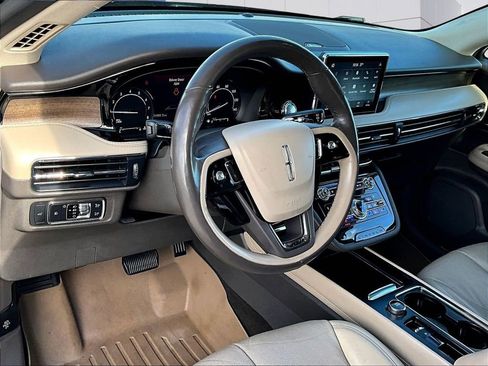 Used 2020 Lincoln Corsair Reserve w/ Equipment Group 201A image 4