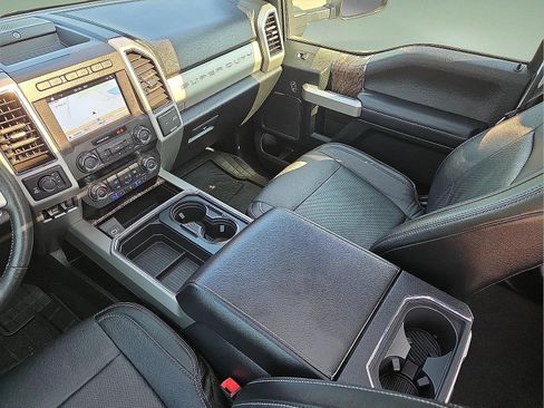 Used 2019 Ford F250 Lariat w/ Lariat Ultimate Package AWD/4WD image 12