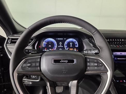 New 2026 Jeep Grand Cherokee Limited w/ Limited Altitude Package RWD image 14