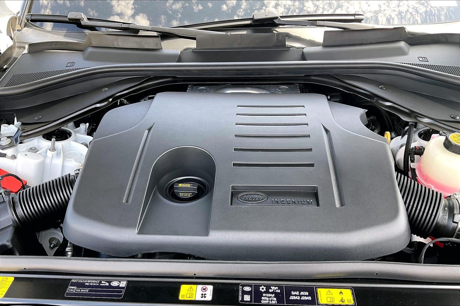 New 2026 Land Rover Range Rover Sport Dynamic SE AWD/4WD image 17