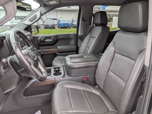 Used 2022 GMC Sierra 1500 Denali w/ Driver Alert Package II AWD/4WD image 11