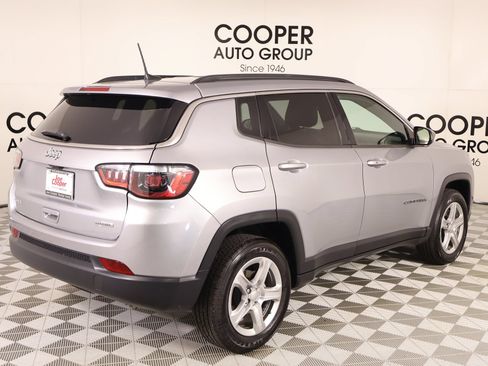 Used 2024 Jeep Compass Latitude AWD/4WD image 18