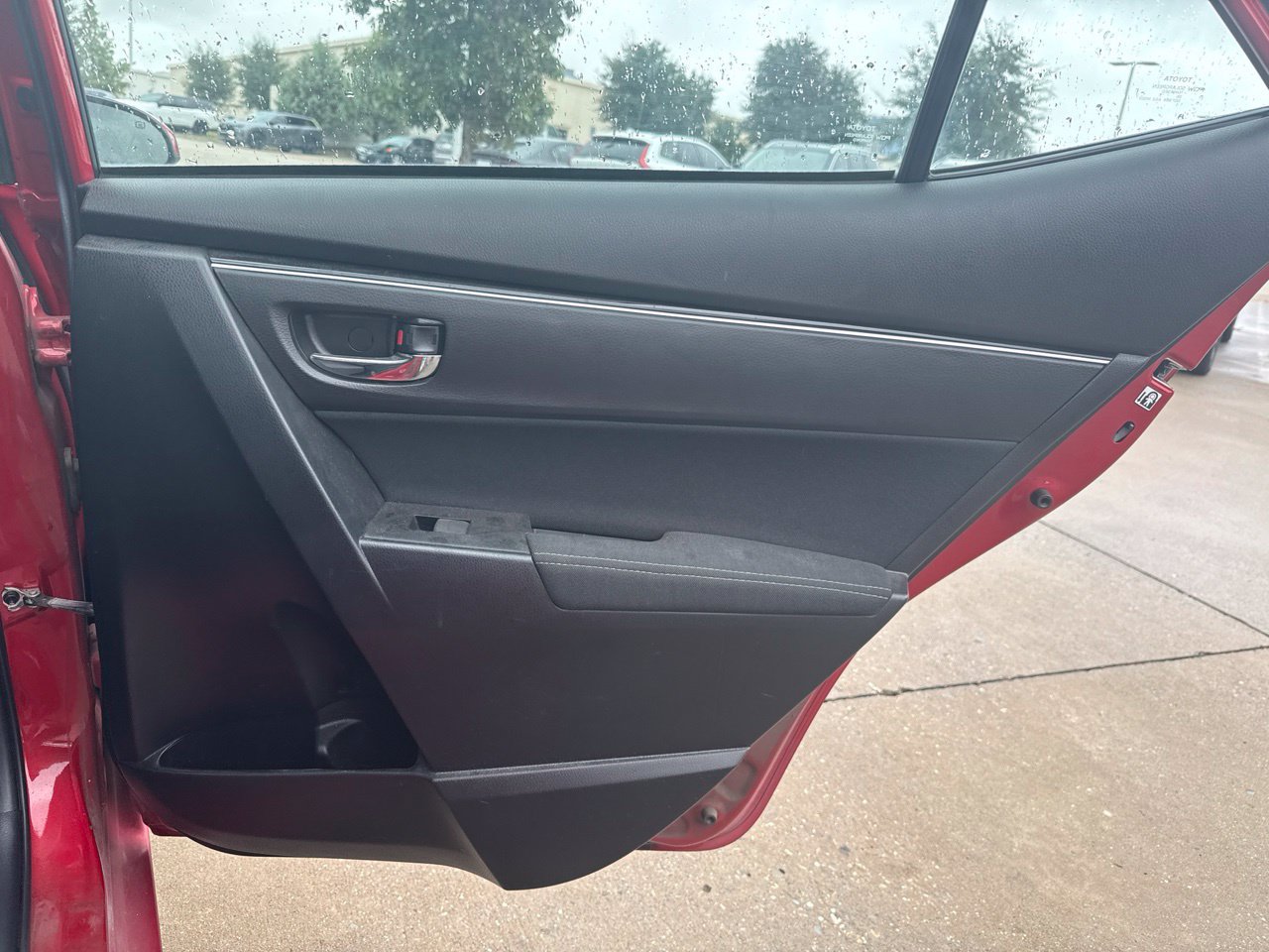 Used 2017 Toyota Corolla LE FWD image 16