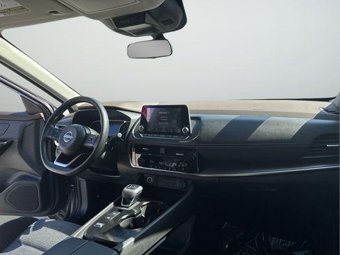 Certified 2022 Nissan Rogue SV FWD image 32