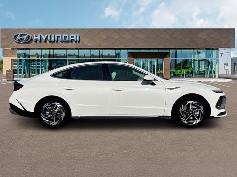 New 2025 Hyundai Sonata SEL image 9