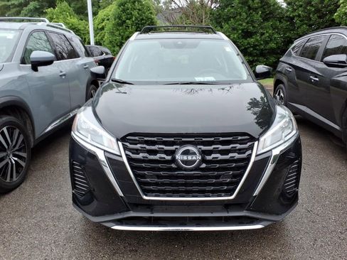 Certified 2024 Nissan Kicks SV w/ Interior Electronics Package FWD image 2