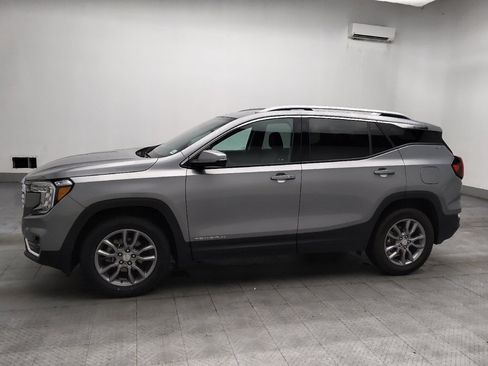 Used 2024 GMC Terrain SLT AWD/4WD image 2