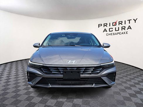 Used 2024 Hyundai Elantra SEL FWD image 2