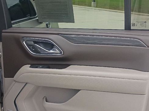 Used 2023 GMC Yukon XL SLT w/ LPO, Floor Liner Package RWD image 19