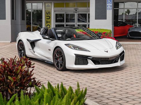 Used 2023 Chevrolet Corvette Z06 RWD image 10