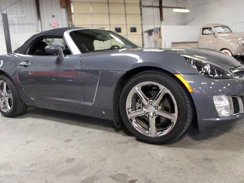 Used 2009 Saturn Sky Red Line RWD image 8