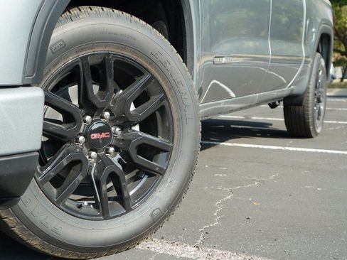 New 2026 GMC Sierra 1500 Elevation image 3