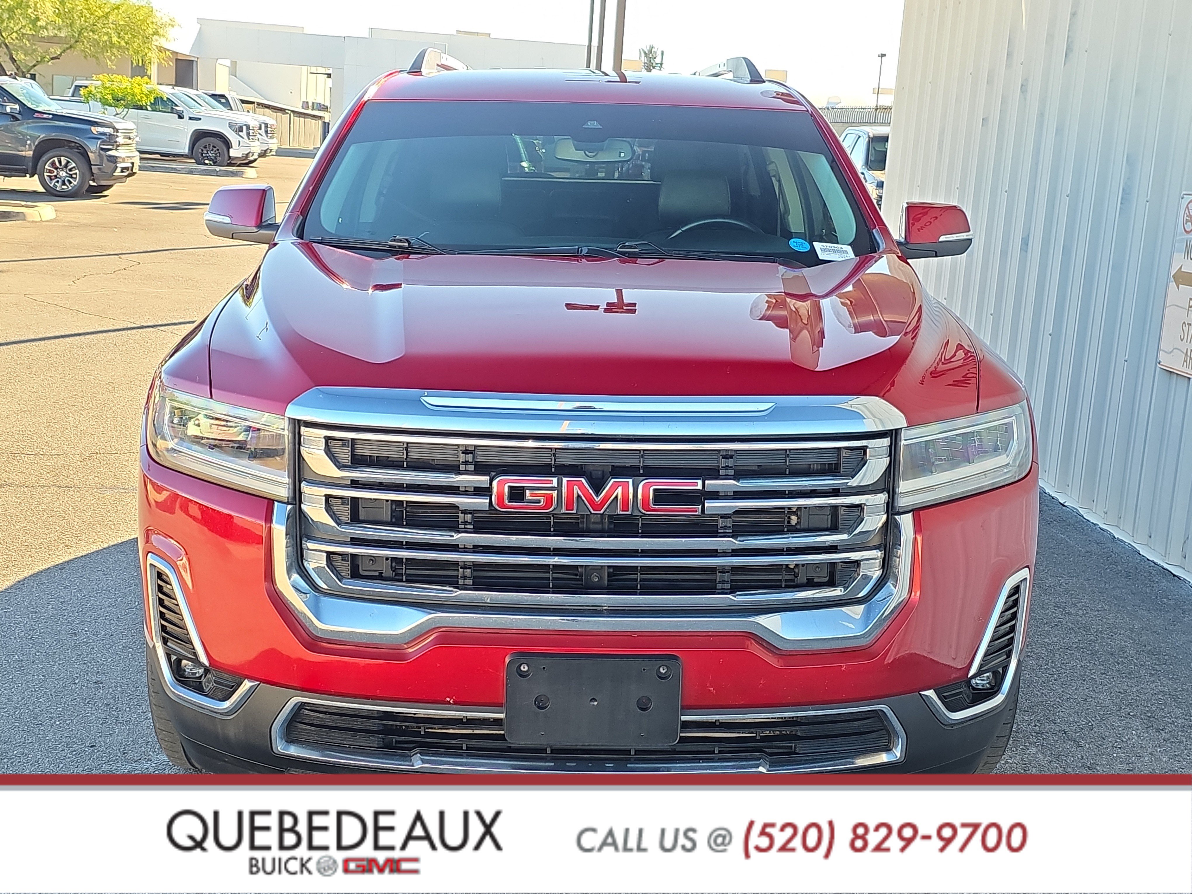 Used 2023 GMC Acadia SLT FWD image 2