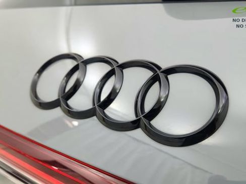 Used 2024 Audi Q4 e-tron Prestige AWD/4WD image 19