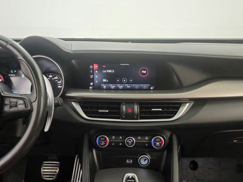 Used 2022 Alfa Romeo Stelvio Veloce AWD/4WD image 25