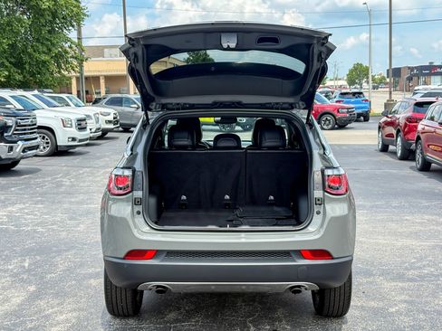 Used 2023 Jeep Compass Limited AWD/4WD image 39