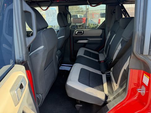 Used 2022 Ford Bronco Wildtrak image 12