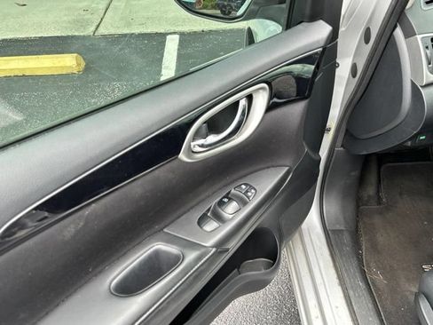 Used 2019 Nissan Sentra SV FWD image 19