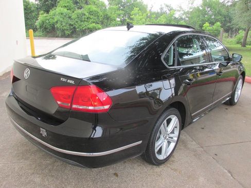 Used 2014 Volkswagen Passat TDI SEL Premium FWD image 8