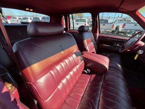Used 1990 Lincoln Town Car image 49