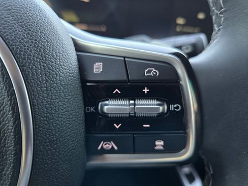 Certified 2025 Kia Sorento EX w/ EX Panoramic Sunroof Package image 25