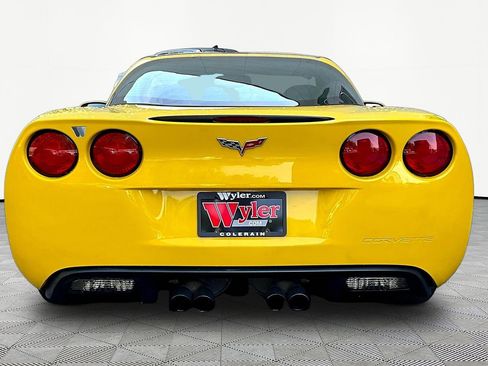 Used 2007 Chevrolet Corvette Coupe w/ Performance Package RWD image 5