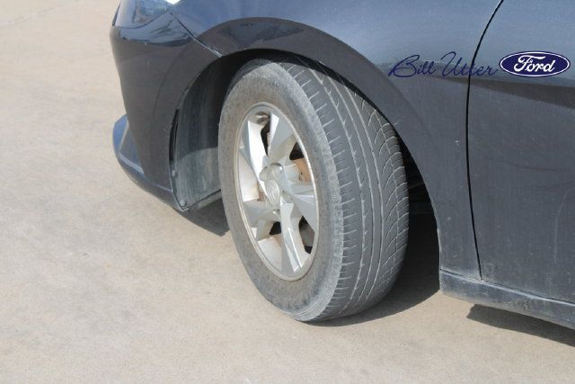 Used 2022 Hyundai Elantra SE w/ Preferred Accessory Package FWD image 9