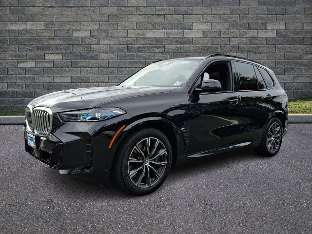 Used 2024 BMW X5 xDrive50e w/ M Sport Package AWD/4WD image 3
