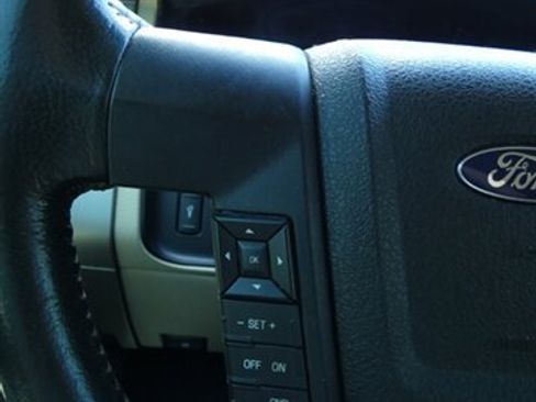 Used 2016 Ford Expedition XLT w/ Equipment Group 202A RWD image 26