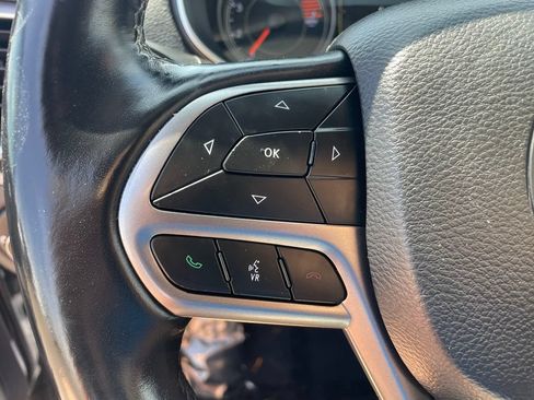 Used 2019 Jeep Cherokee Latitude Plus w/ Cold Weather Group AWD/4WD image 29