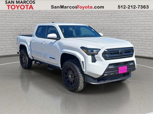 Used 2025 Toyota Tacoma SR5 image 3