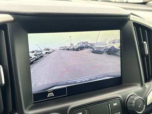 Used 2024 GMC Terrain SLT image 33