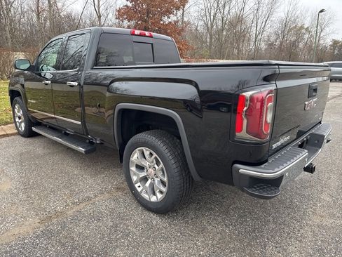 Used 2018 GMC Sierra 1500 SLT w/ SLT Premium Package image 4