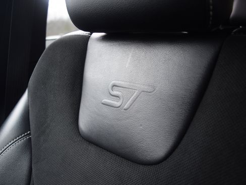 Used 2020 Ford Edge ST image 20