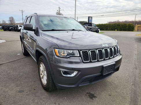 Used 2018 Jeep Grand Cherokee Laredo image 17
