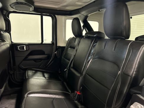 Used 2023 Jeep Wrangler Unlimited Sahara w/ Cold Weather Group image 32