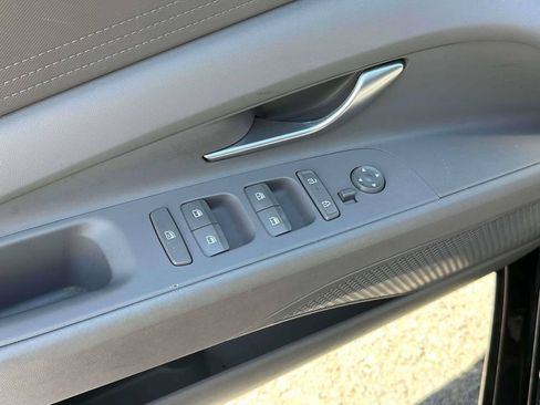 Used 2024 Hyundai Elantra SEL FWD image 15