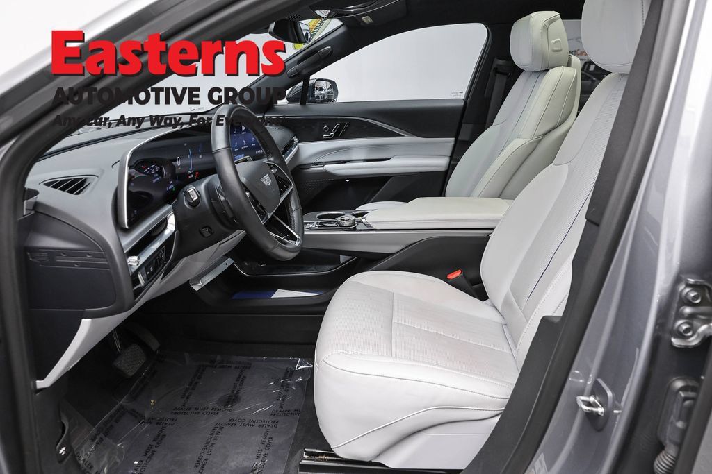 Used 2024 Cadillac Lyriq Luxury RWD image 14