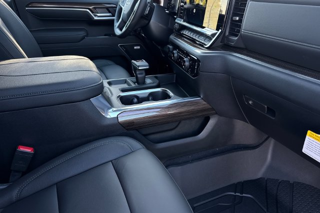 New 2026 Chevrolet Silverado 1500 RST w/ Redline Edition AWD/4WD image 23