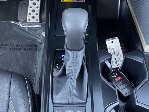 Certified 2025 Toyota Camry SE w/ Convenience Package FWD image 35
