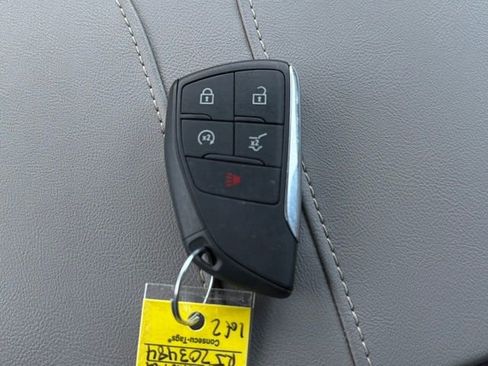 Used 2024 GMC Acadia Elevation image 31