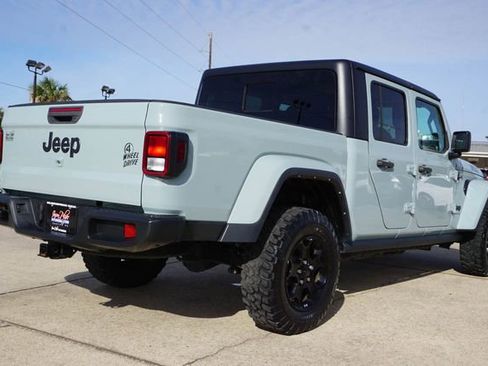 Used 2023 Jeep Gladiator Willys image 4